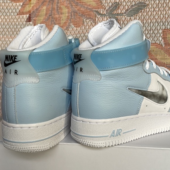 Nike WMNS Air Force 1 Mid CASTOM NIKE
BY CIERRA
WMNS sneakers - Platforms - Picture 15 of 16